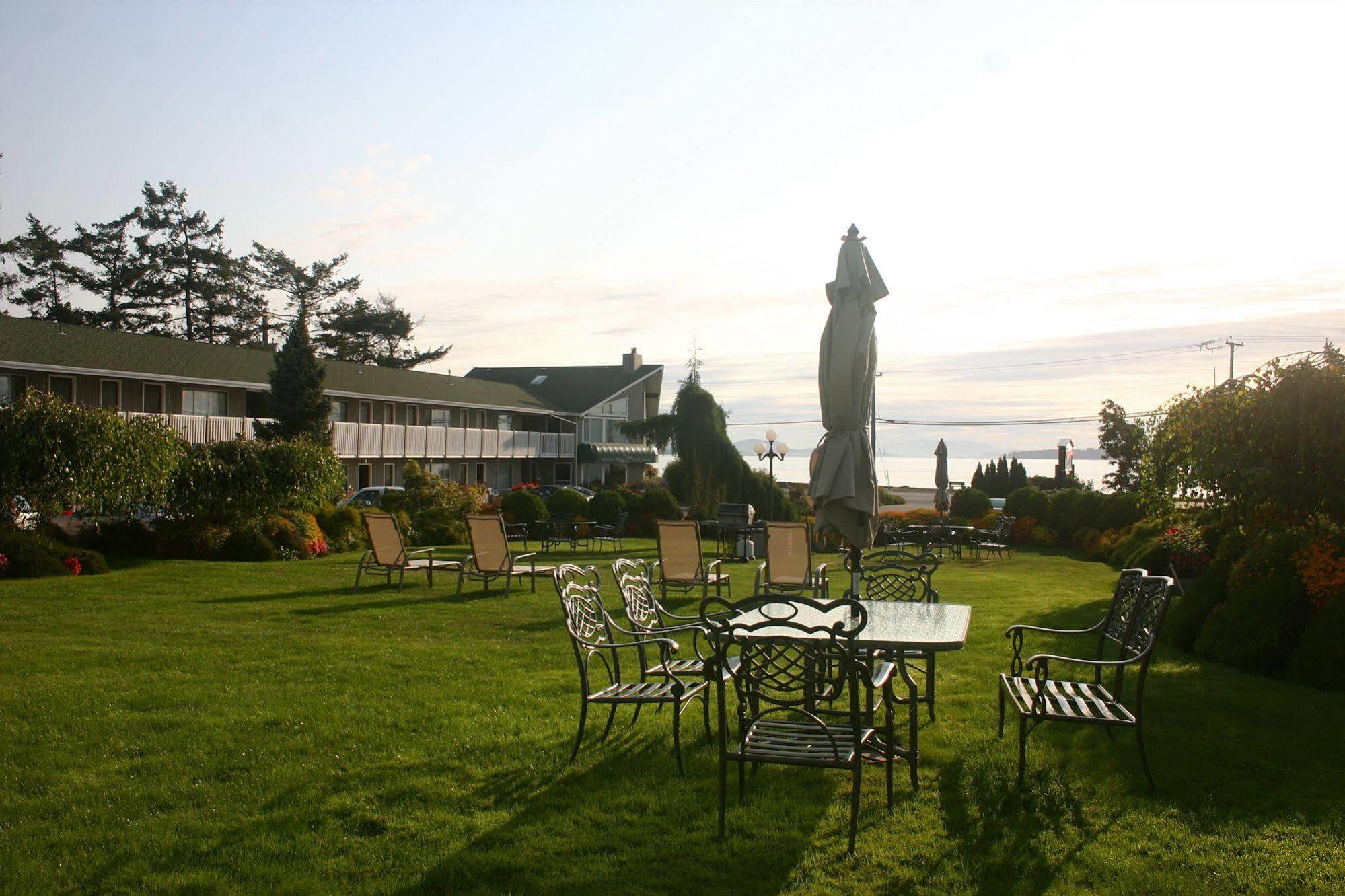 The Cedarwood Inn & Suites Sidney Eksteriør bilde