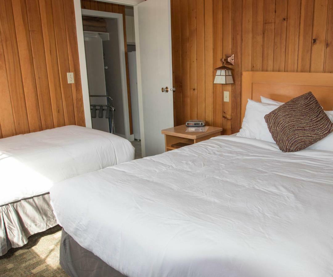 The Cedarwood Inn & Suites Sidney Eksteriør bilde