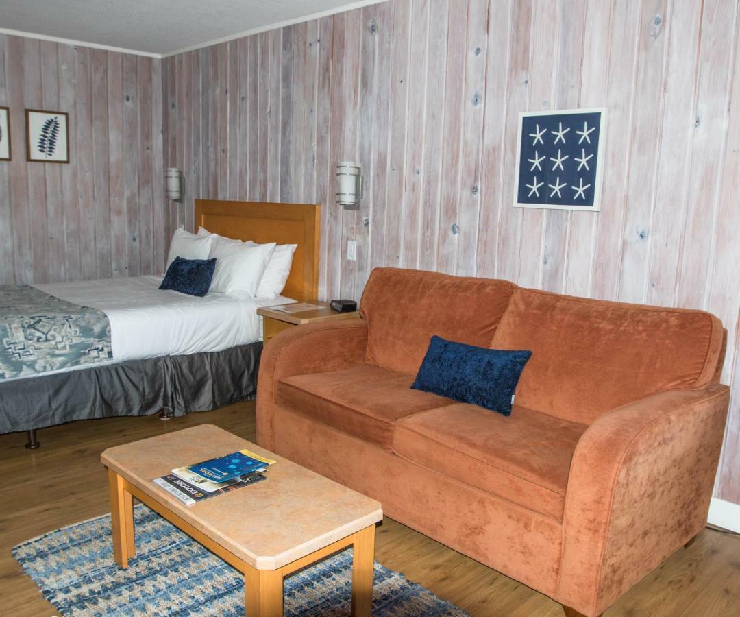The Cedarwood Inn & Suites Sidney Eksteriør bilde