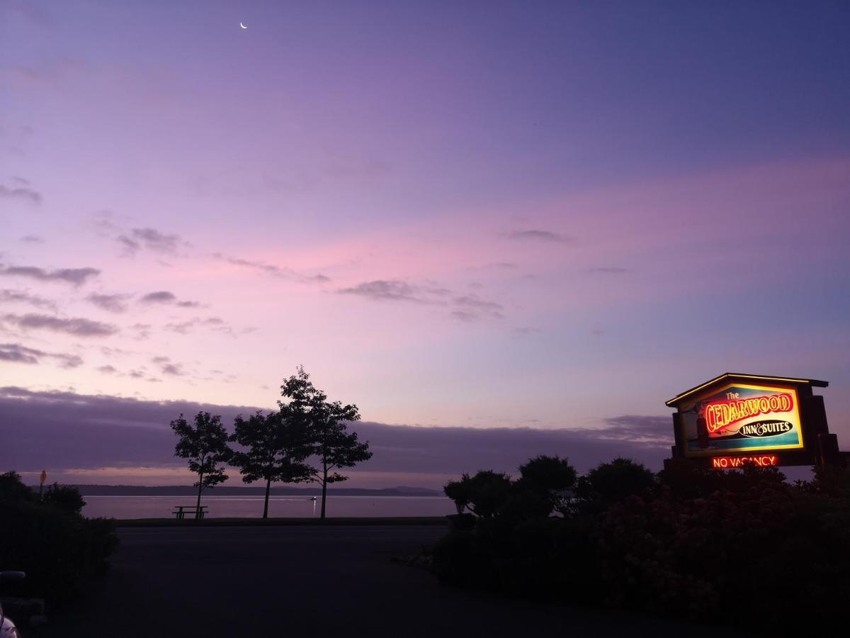 The Cedarwood Inn & Suites Sidney Eksteriør bilde